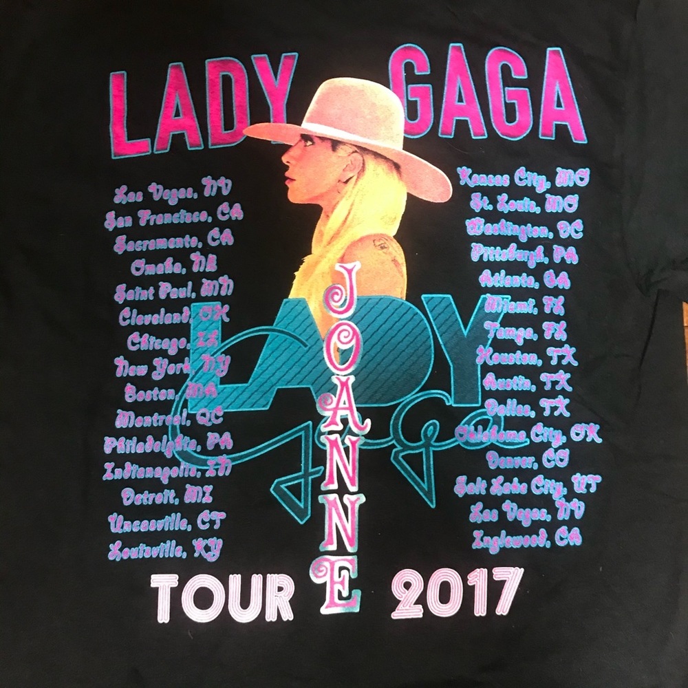 NWOT Lady Gaga World Tour 2017 Shirt - Picture 3 of 4